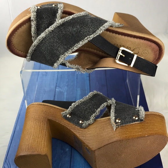 Retro Platform Heels - Picture 3 of 7